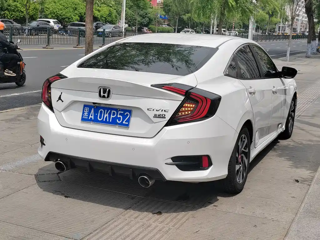 Honda Civic — фото 4