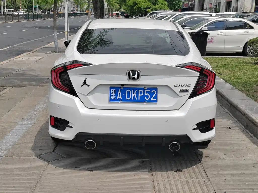 Honda Civic — фото 5