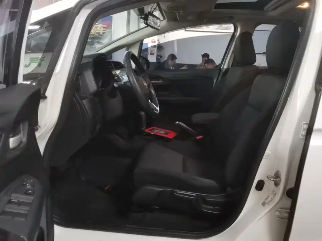 Honda Fit — фото 15