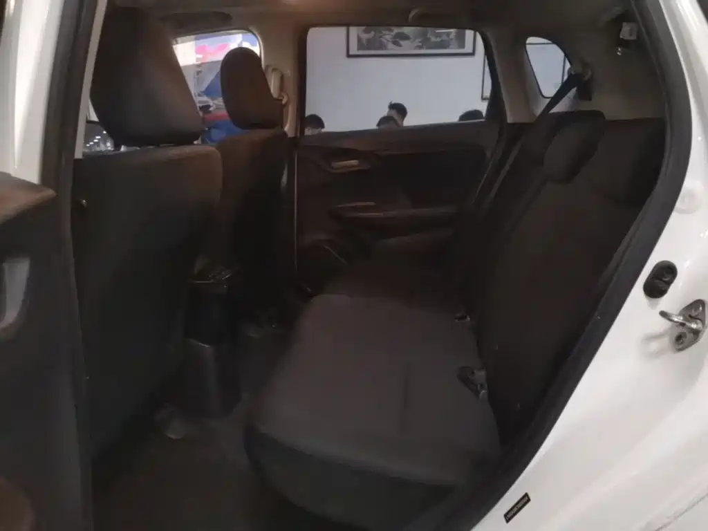 Honda Fit — фото 17