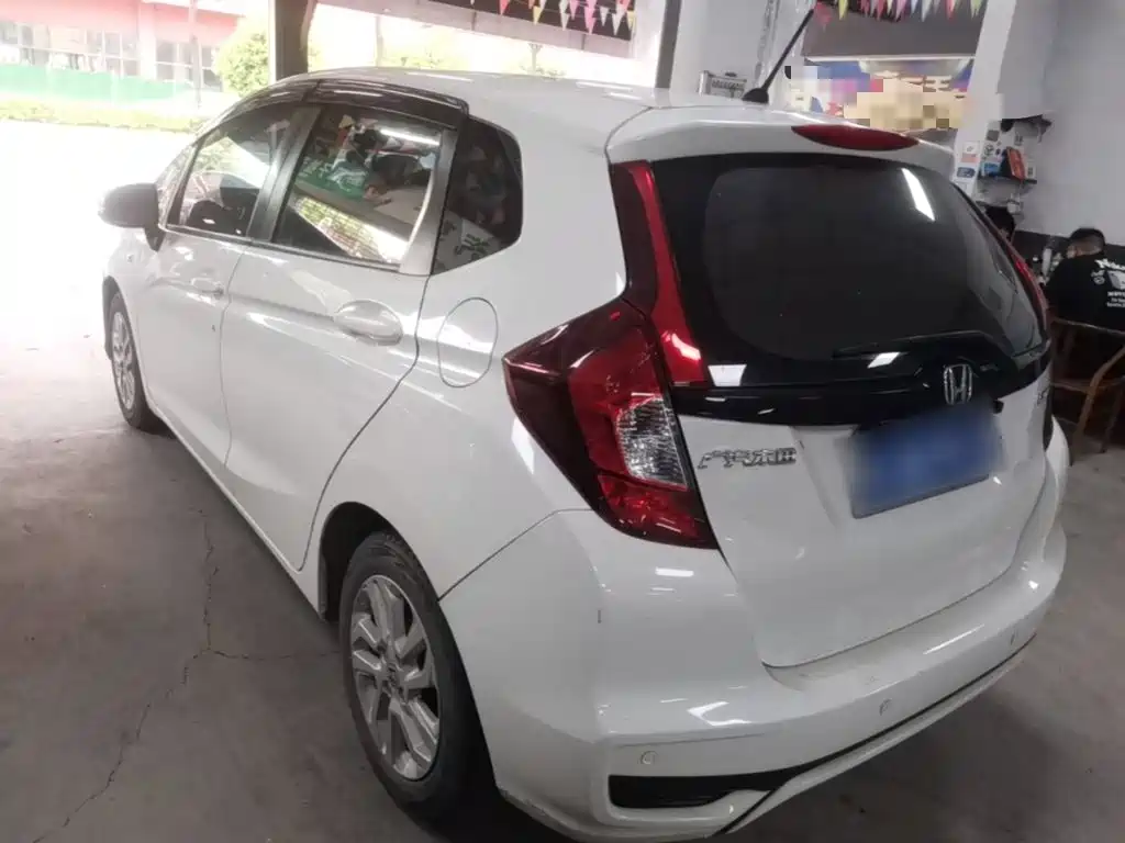 Honda Fit — фото 5
