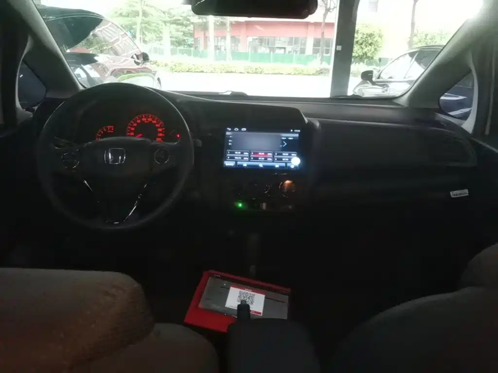 Honda Fit — фото 10