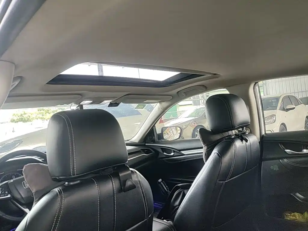 Honda Civic — фото 18