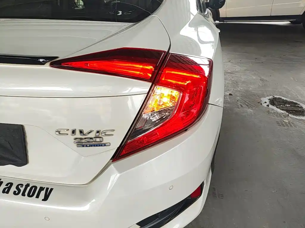 Honda Civic — фото 8