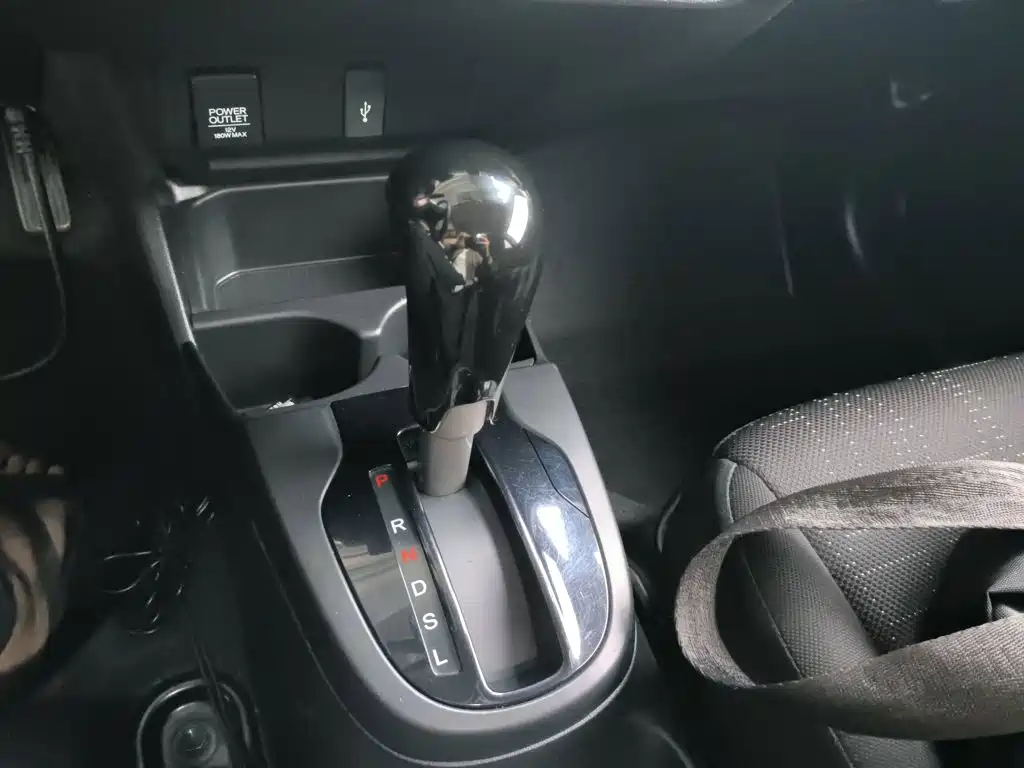Honda Fit — фото 6