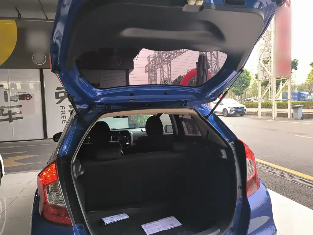Honda Fit — фото 9