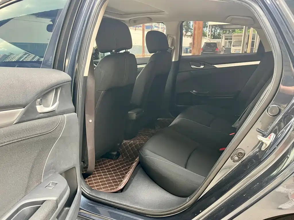Honda Civic — фото 18