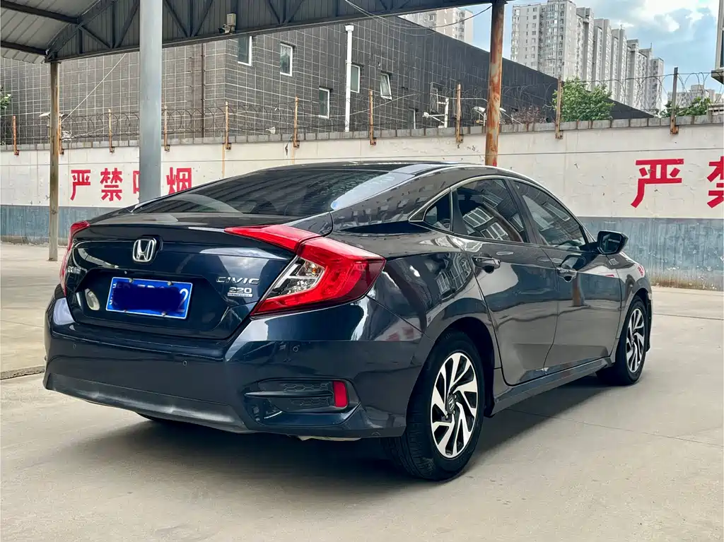Honda Civic — фото 21