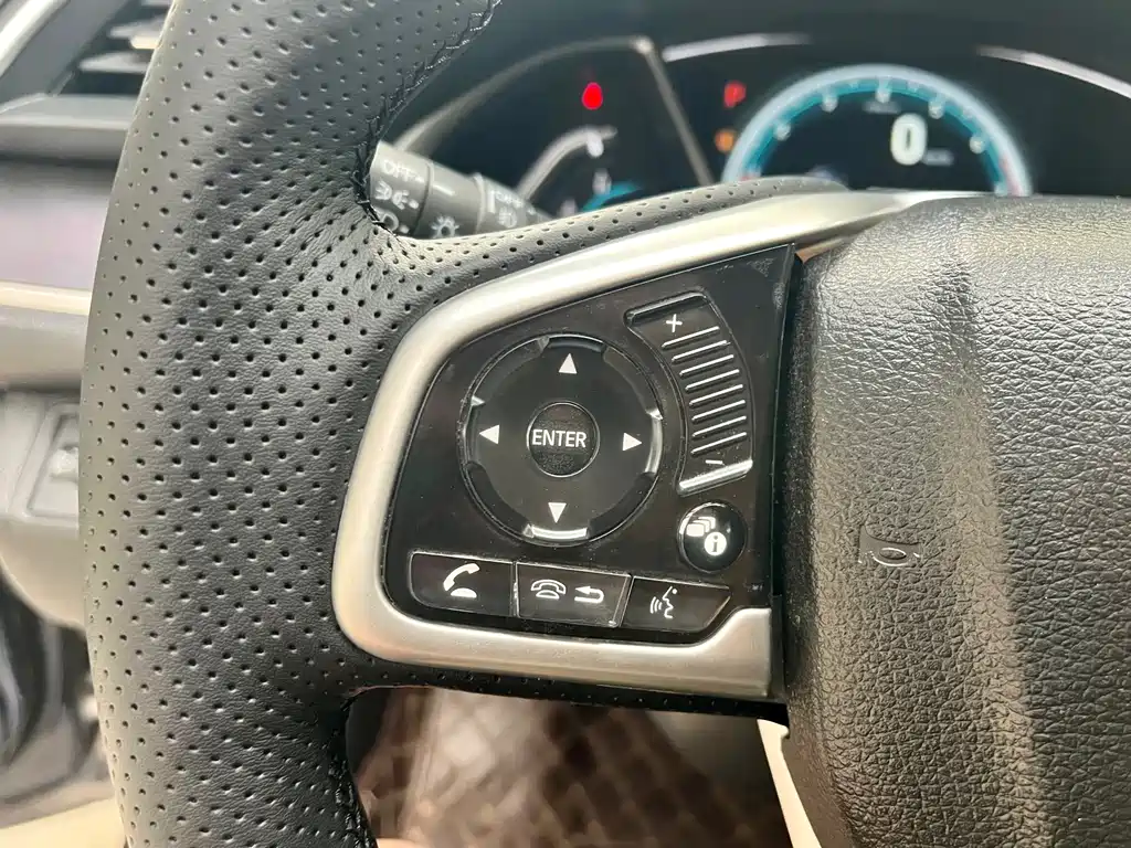 Honda Civic — фото 10
