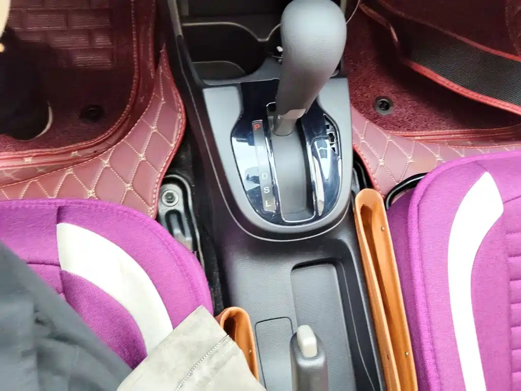 Honda Fit — фото 7