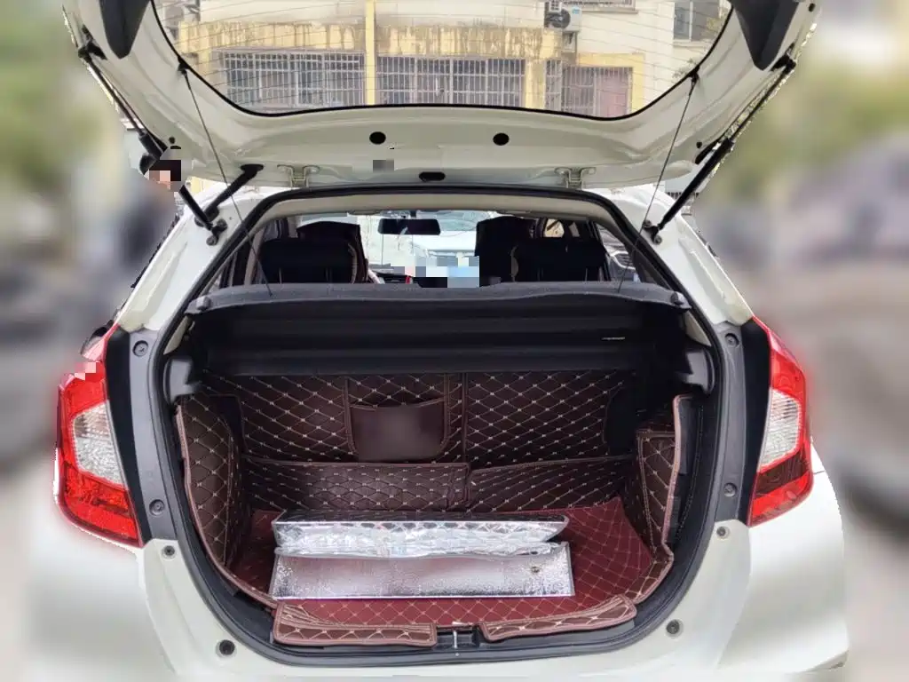 Honda Fit — фото 10