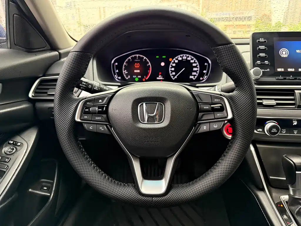 Honda Accord — фото 11