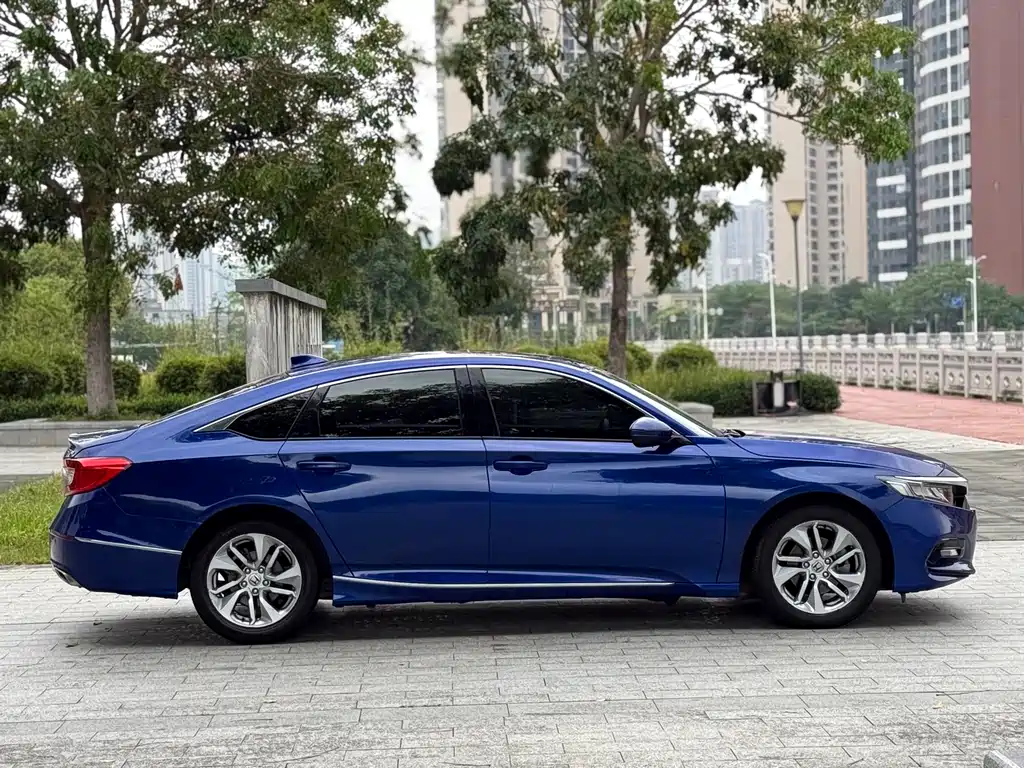 Honda Accord — фото 13