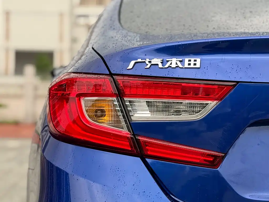 Honda Accord — фото 15