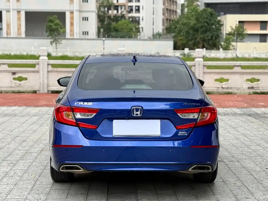 Honda Accord — фото 9