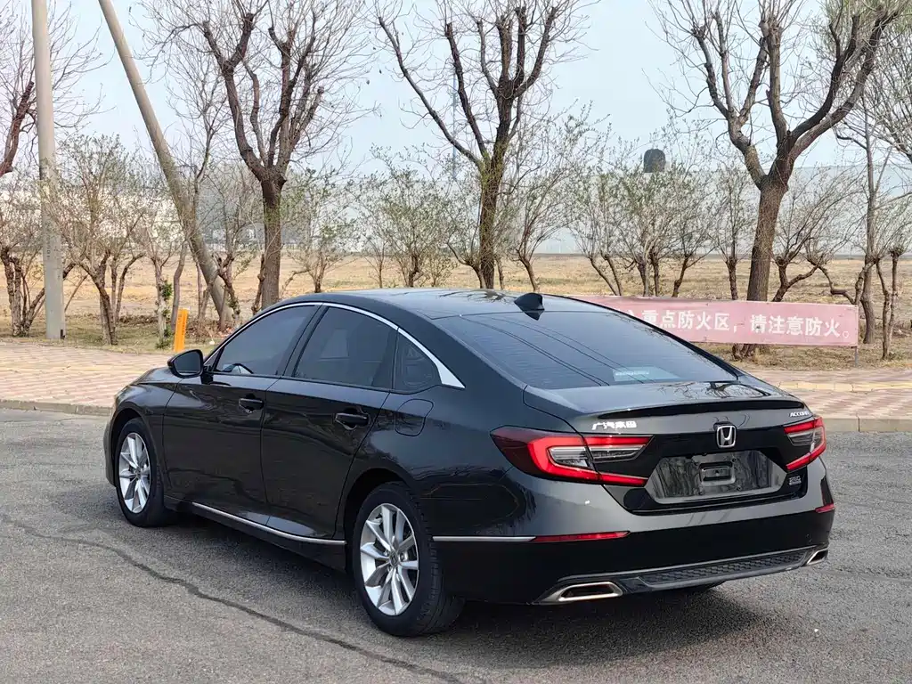 Honda Accord — фото 7