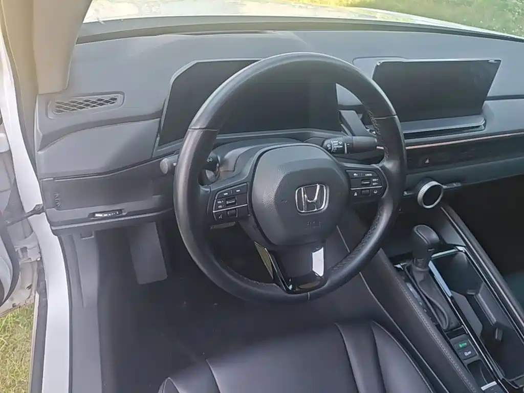 Honda Accord — фото 11