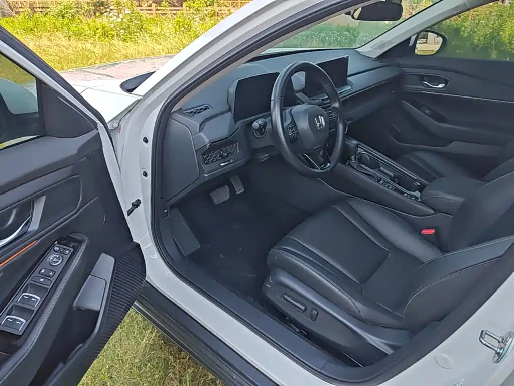 Honda Accord — фото 16