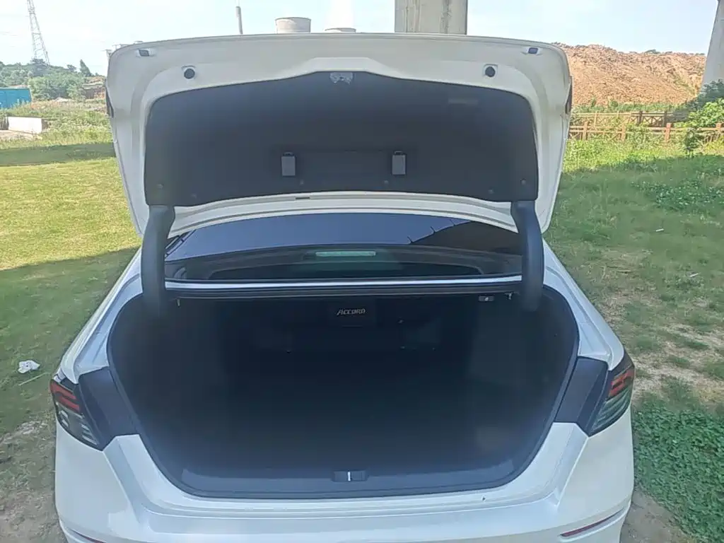 Honda Accord — фото 19