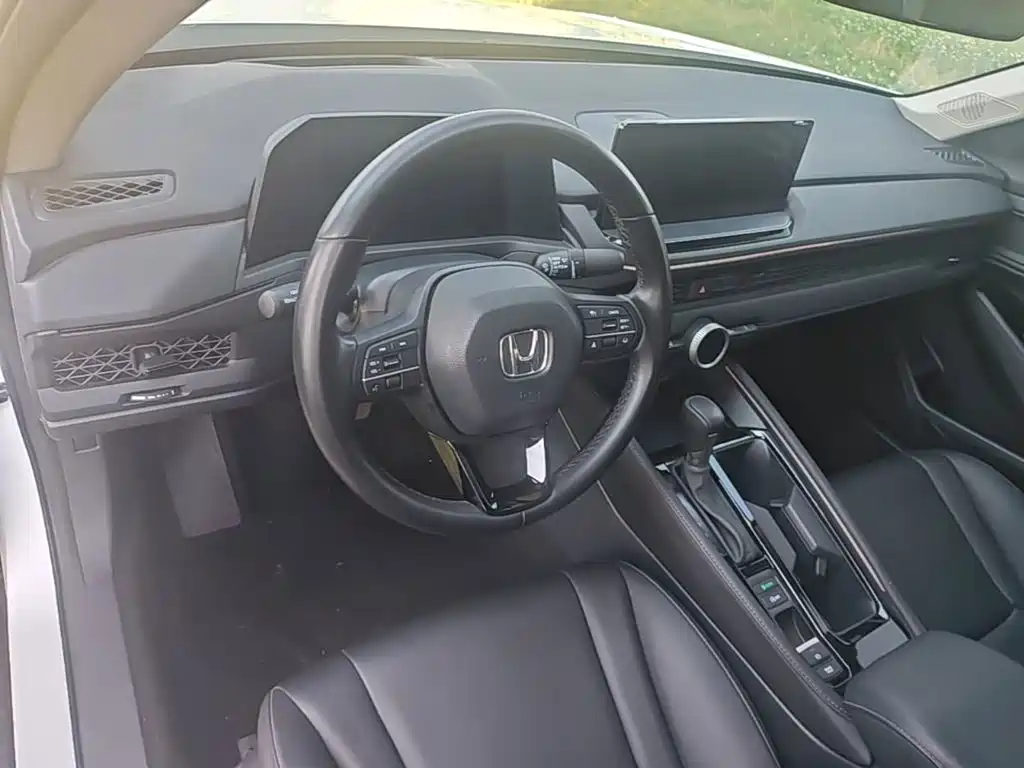 Honda Accord — фото 10