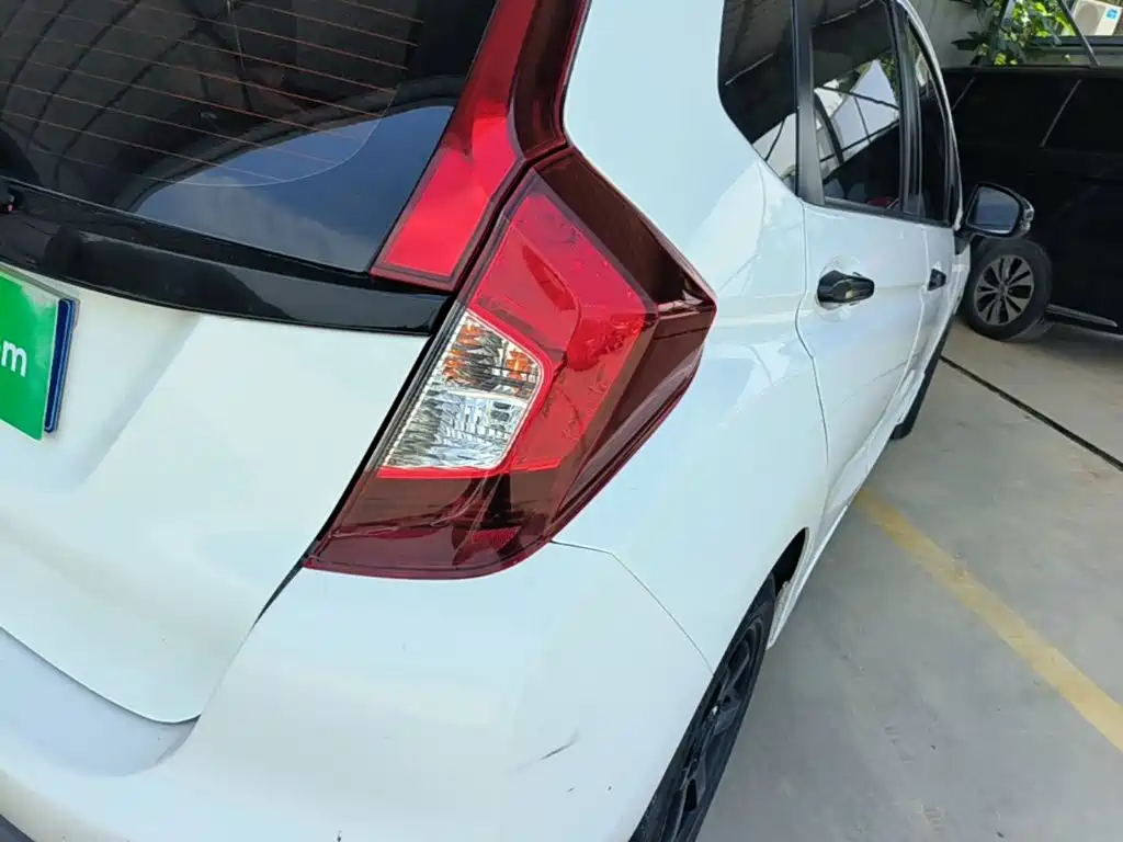Honda Fit — фото 8