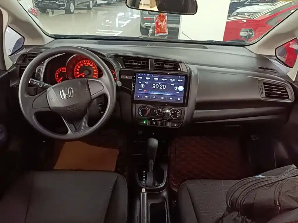 Honda Fit — фото 13