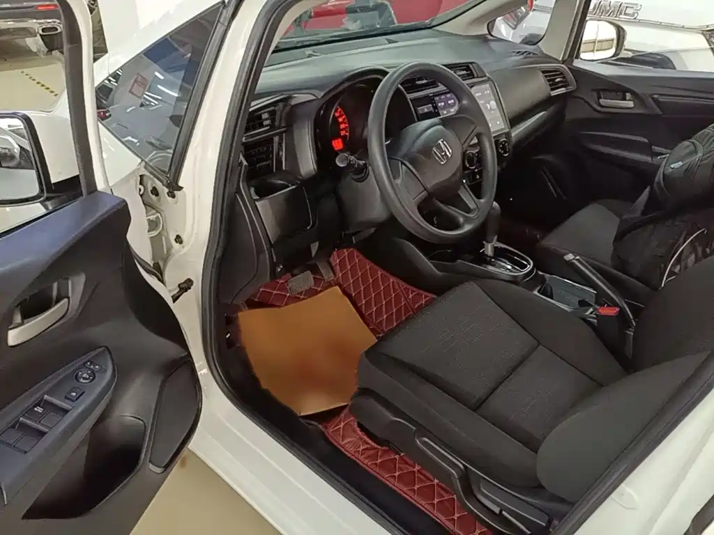 Honda Fit — фото 14