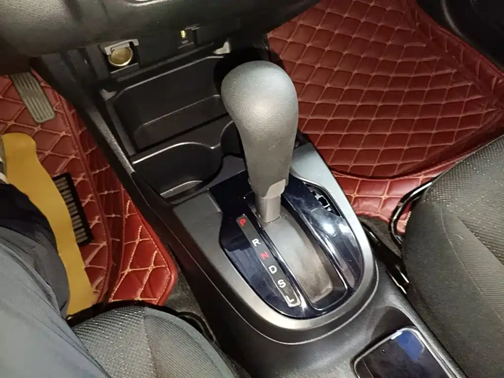 Honda Fit — фото 7