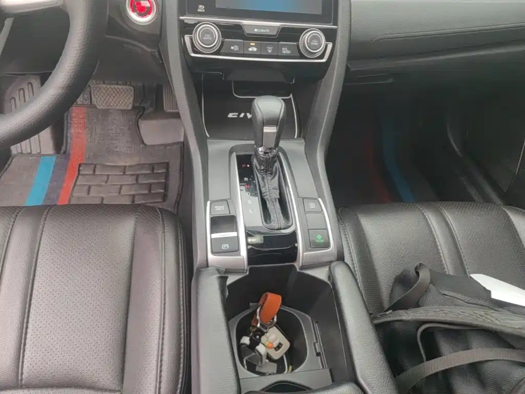 Honda Civic — фото 14