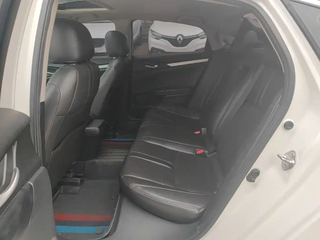 Honda Civic — фото 17
