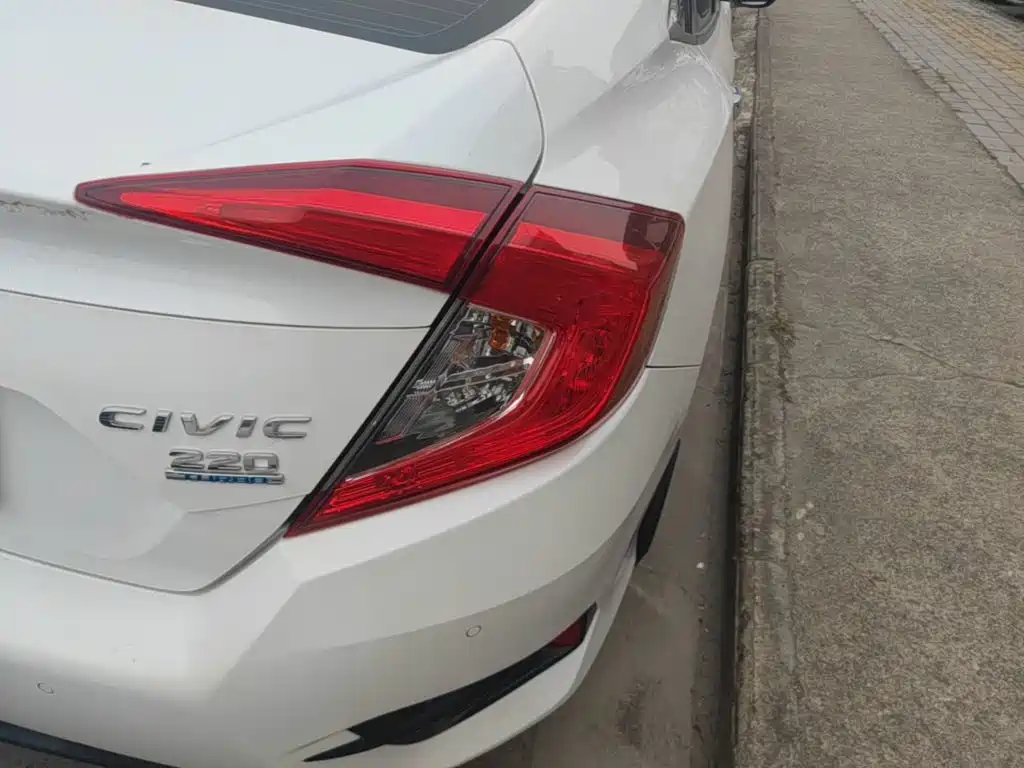 Honda Civic — фото 8