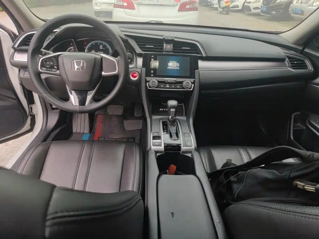 Honda Civic — фото 10