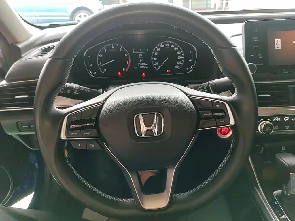 Honda Accord — фото 11