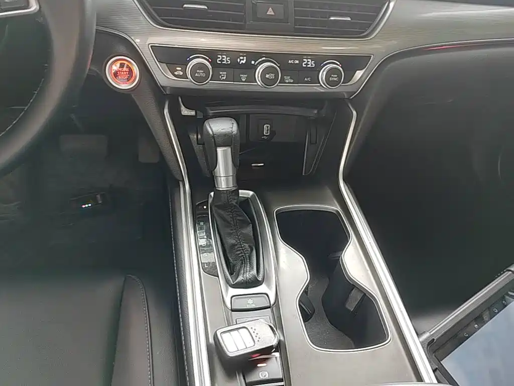 Honda Accord — фото 14