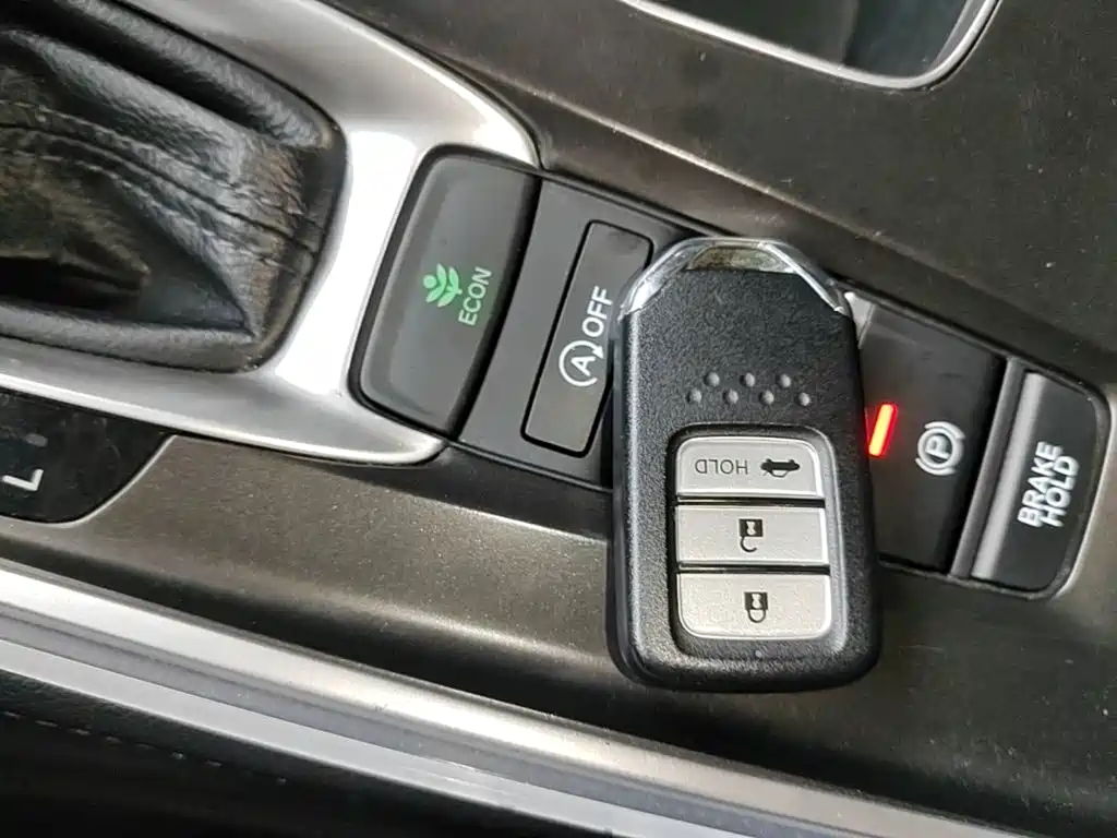 Honda Accord — фото 9
