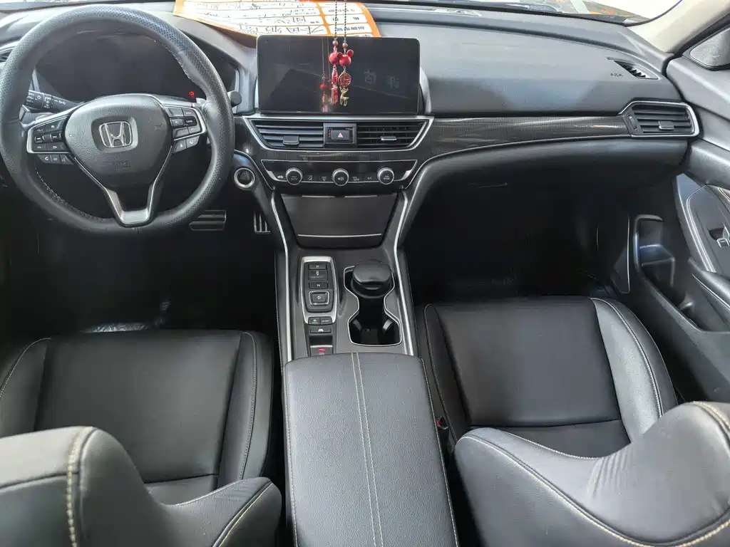 Honda Accord — фото 12