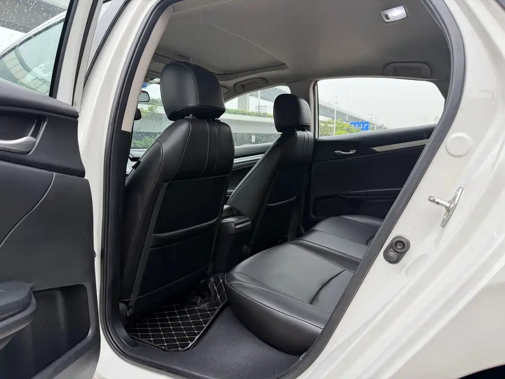Honda Civic — фото 10