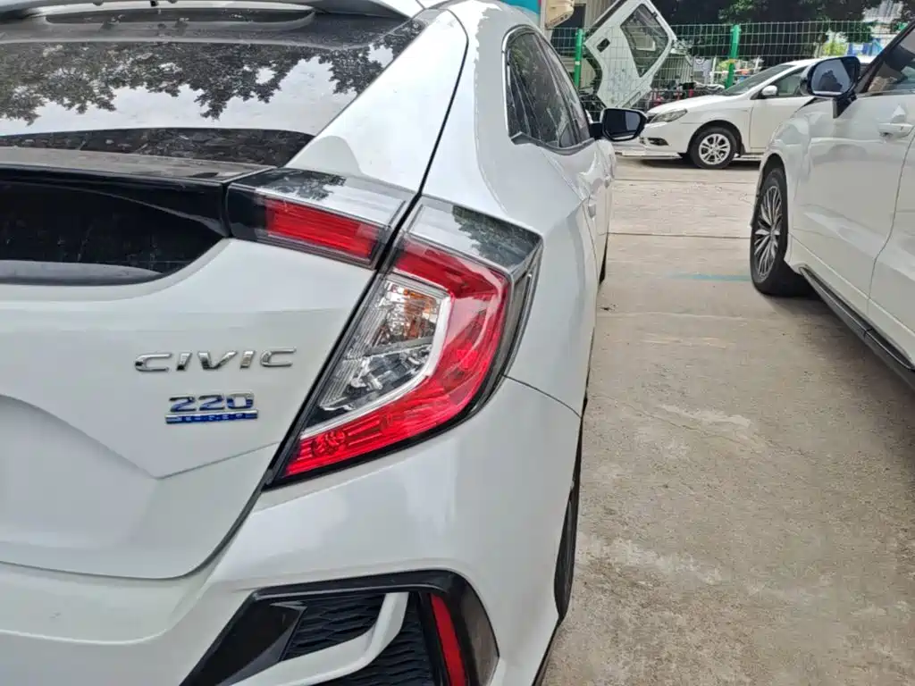 Honda Civic — фото 8