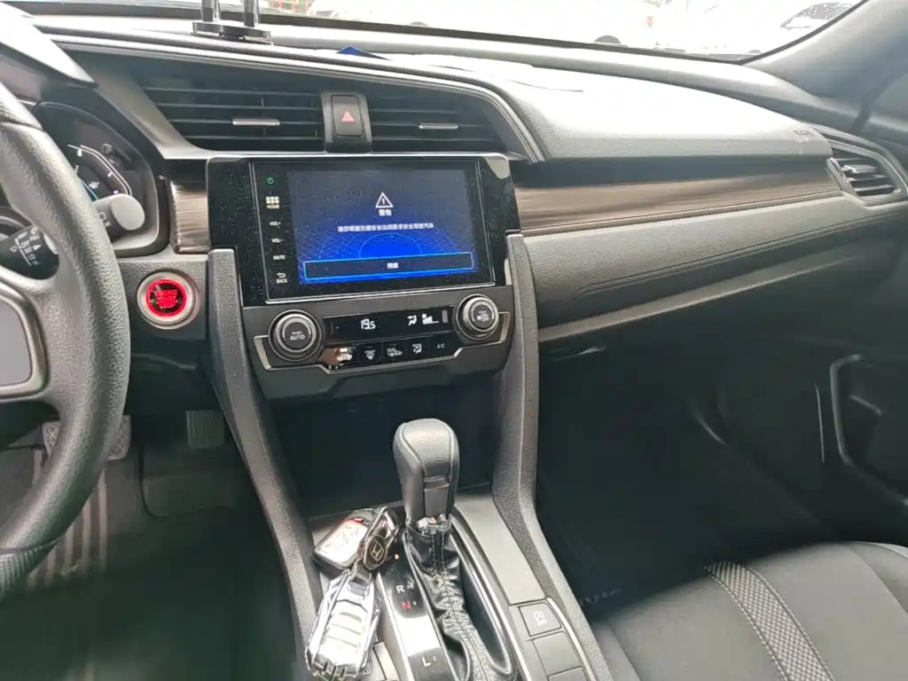 Honda Civic — фото 10