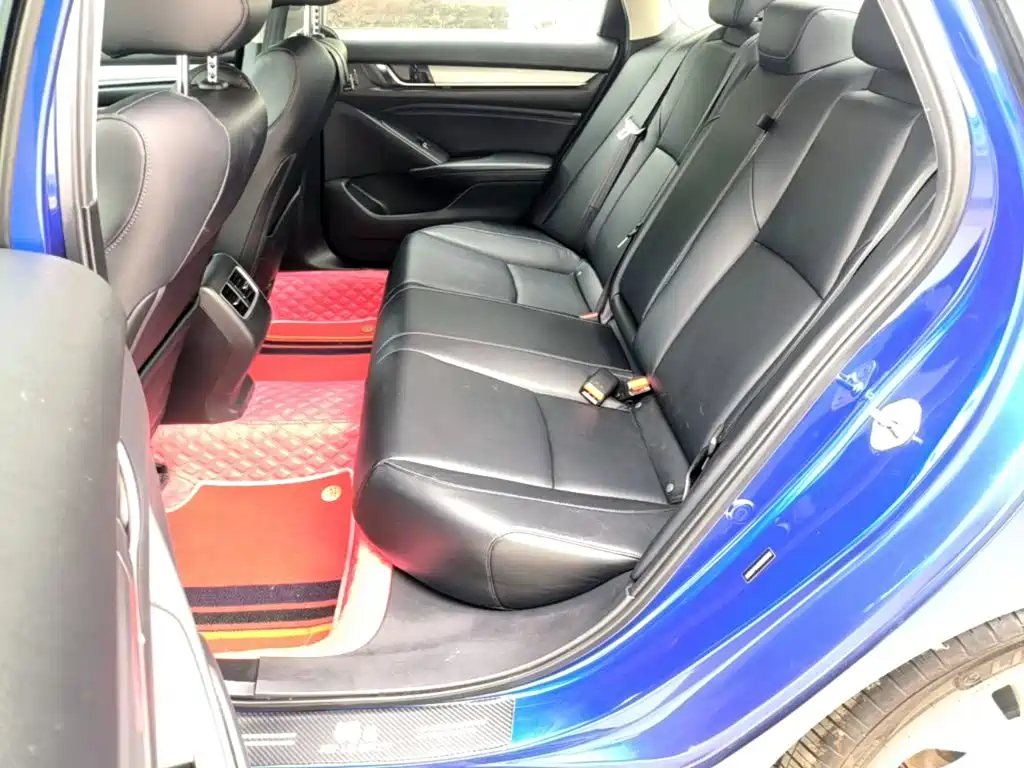 Honda Accord — фото 17