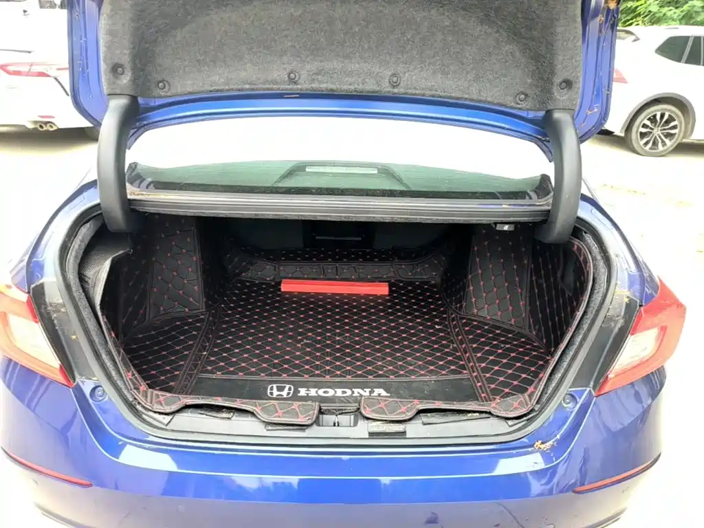 Honda Accord — фото 19