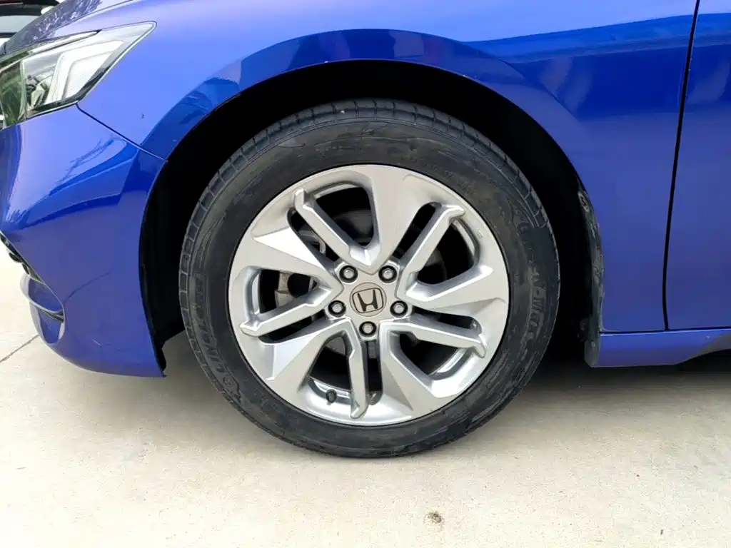Honda Accord — фото 23