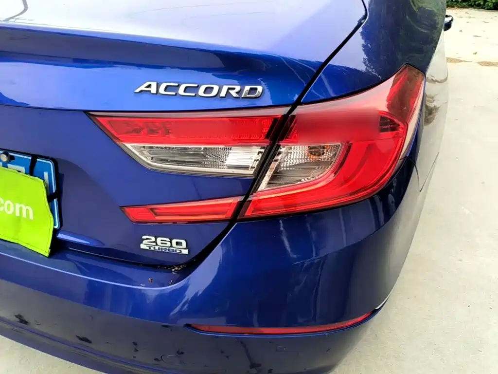 Honda Accord — фото 8
