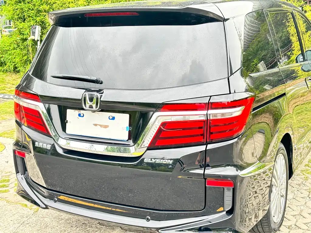 Honda Elysion — фото 19