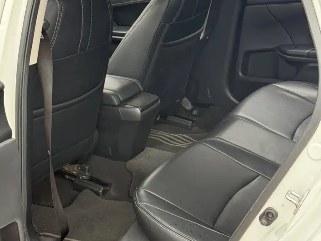 Honda Civic — фото 16