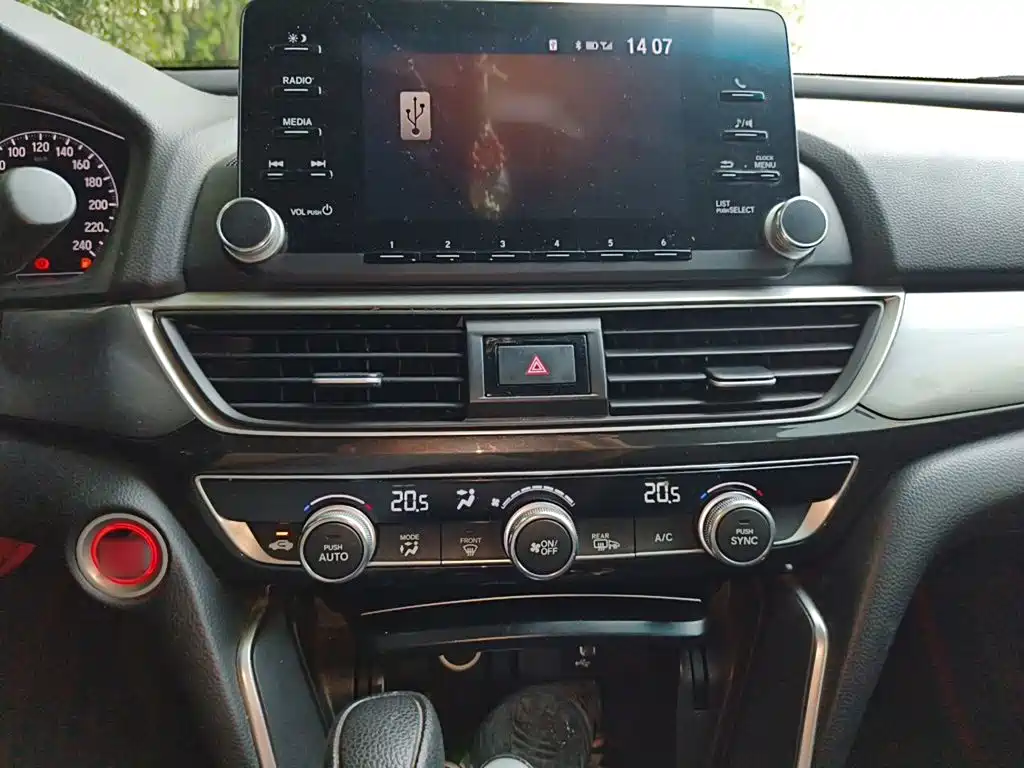 Honda Inspire — фото 6