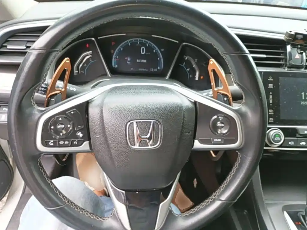 Honda Civic — фото 11