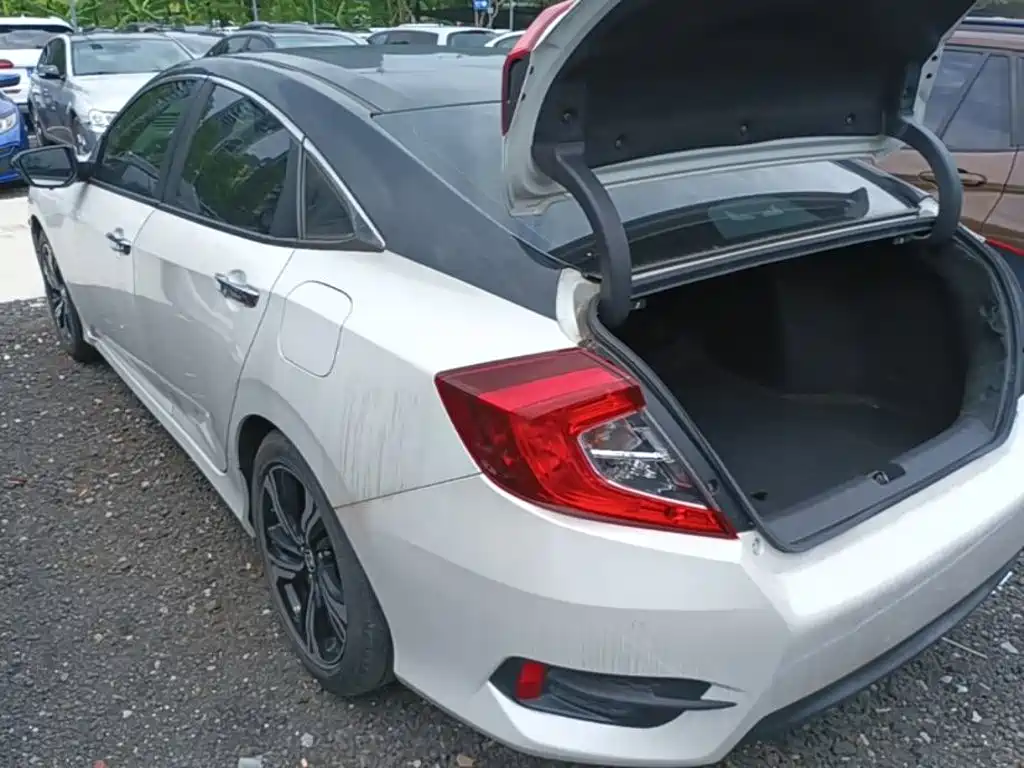 Honda Civic — фото 5