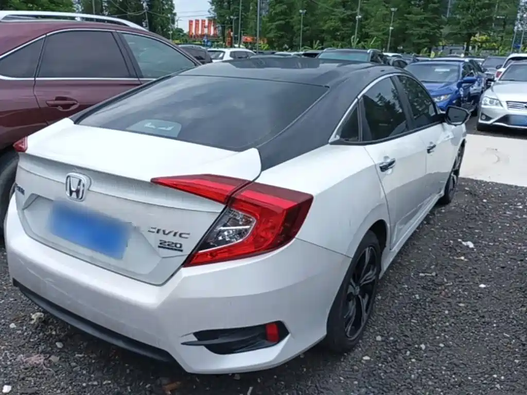 Honda Civic — фото 7