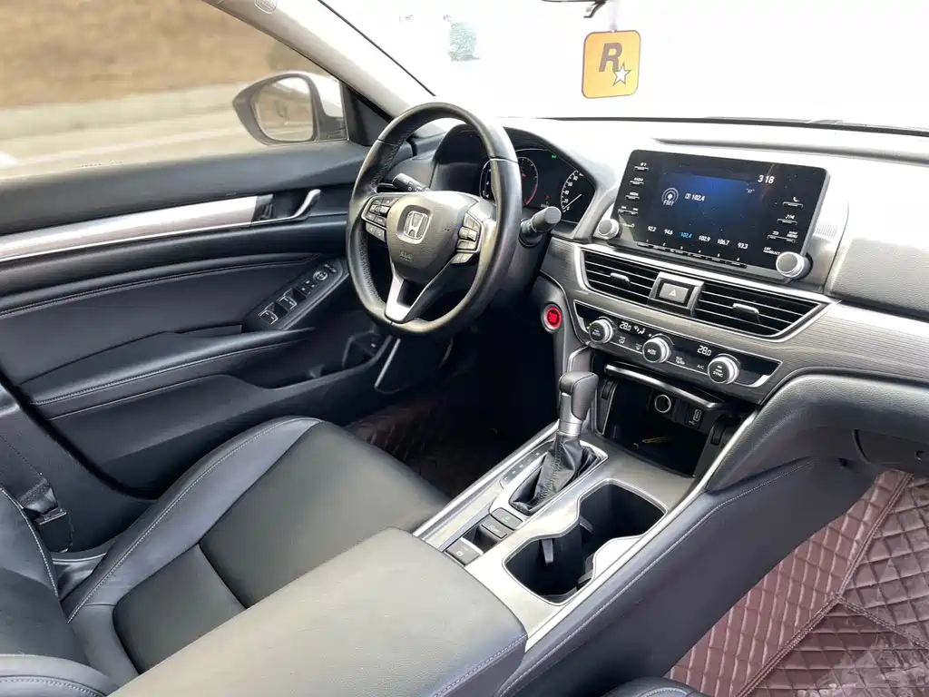 Honda Accord — фото 18